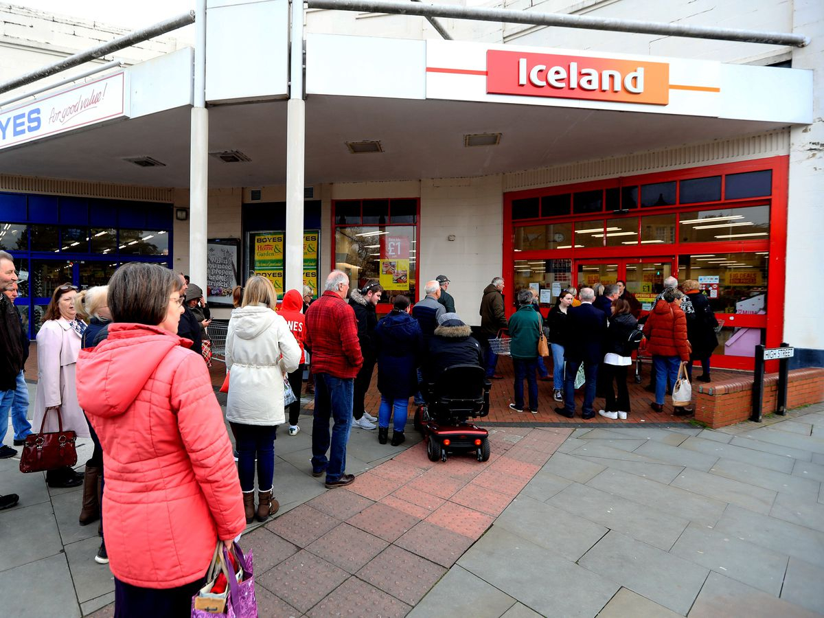 Iceland To Create 3 500 Temporary Jobs To Cope With Lockdown Surge